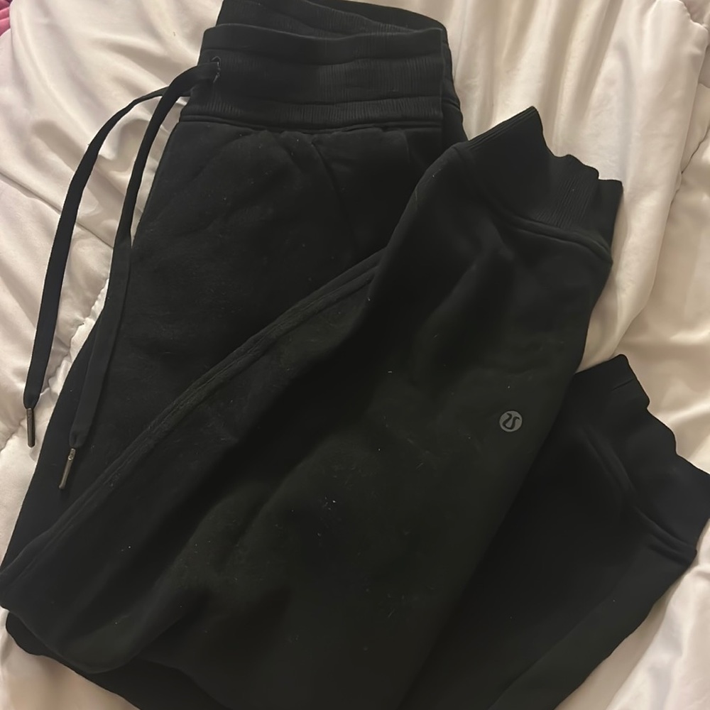 Lululemon cropped scuba joggers